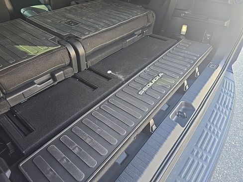 Used 2025 Toyota Sequoia Platinum image 10
