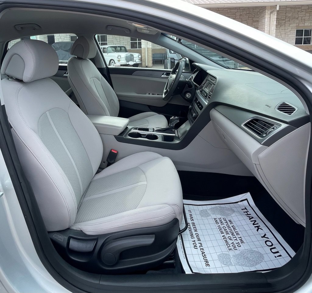 Used 2015 Hyundai Sonata SE FWD image 24