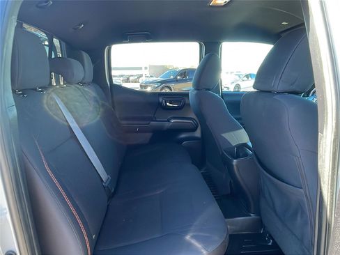 Used 2020 Toyota Tacoma TRD Sport image 16