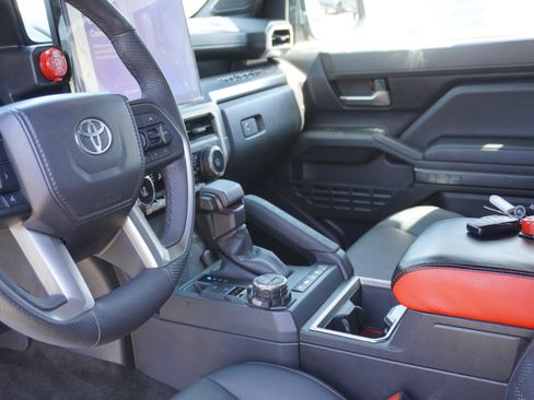Used 2025 Toyota Tacoma TRD Off-Road w/ TRD Off Road Premium Package AWD/4WD image 24
