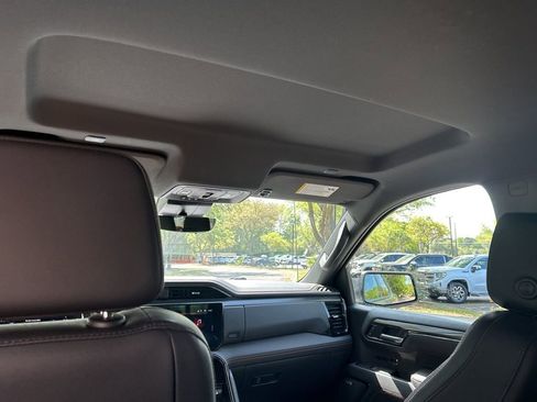 Used 2023 GMC Sierra 1500 AT4 w/ AT4 Premium Package image 12