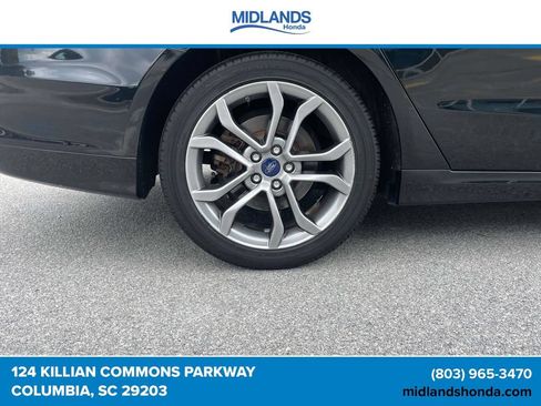 Used 2017 Ford Fusion SE w/ Equipment Group 201A FWD image 7