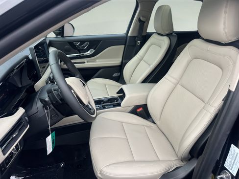 New 2026 Lincoln Corsair Grand Touring image 9