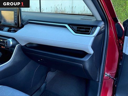 Used 2021 Toyota RAV4 XLE w/ Convenience Package AWD/4WD image 19