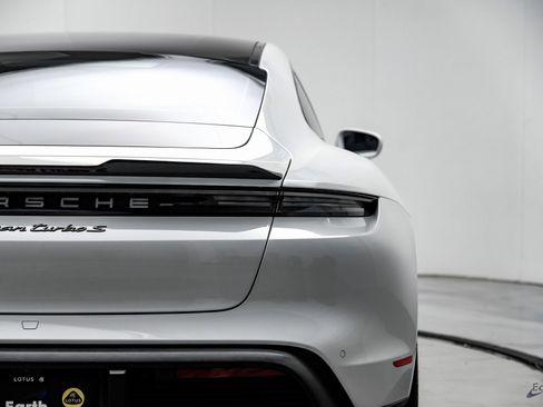 Used 2020 Porsche Taycan Turbo S image 12