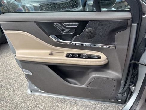 Used 2024 Lincoln Corsair Reserve image 24