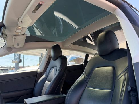 Used 2018 Tesla Model 3 Long Range RWD image 30