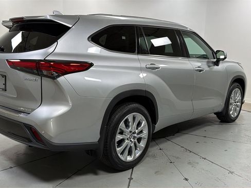 Used 2023 Toyota Highlander Limited image 5