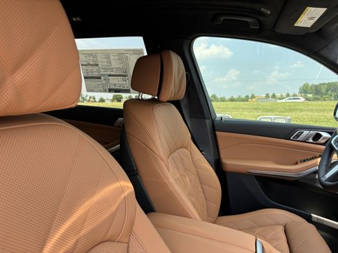 Used 2026 BMW X7 xDrive40i w/ M Sport Package image 21