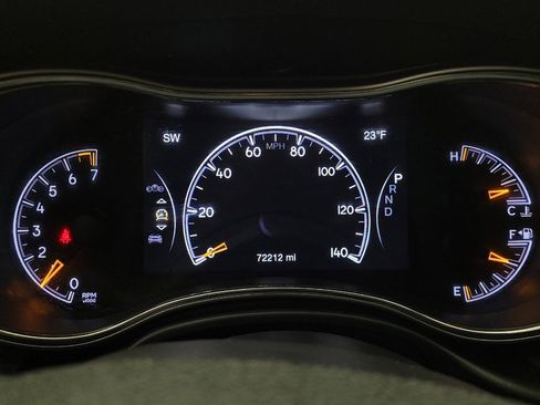 Used 2018 Jeep Grand Cherokee Limited image 23