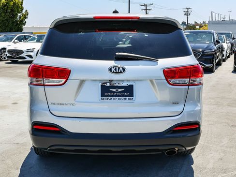 Used 2018 Kia Sorento L FWD image 5