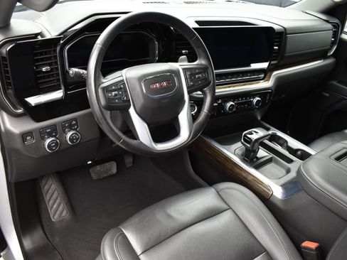 Used 2022 GMC Sierra 1500 Elevation w/ Elevation Premium Package image 21