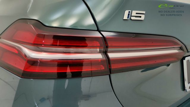 Used 2026 BMW i5 xDrive40 AWD/4WD image 43