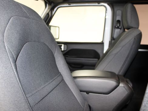 Used 2024 Jeep Wrangler Sport S image 19