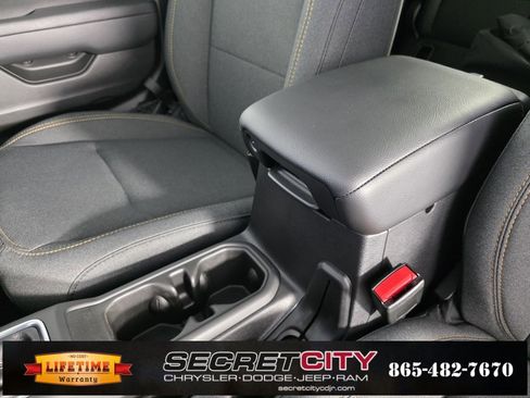 New 2025 Jeep Gladiator Sport image 25