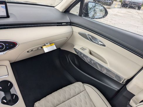 New 2025 Genesis GV70 3.5T Sport w/ Sport Advanced Package image 12