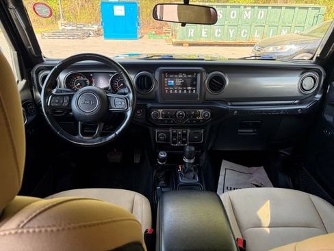 Used 2022 Jeep Wrangler Unlimited Sport image 3