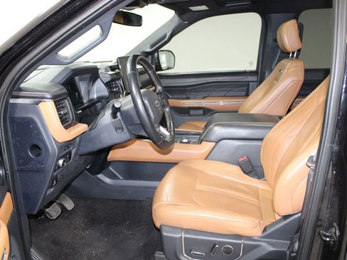 Used 2022 Ford Expedition Platinum image 18