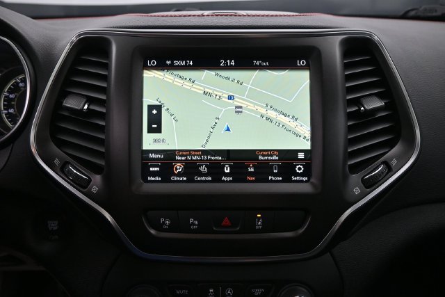 Used 2023 Jeep Cherokee Trailhawk w/ Sun & Sound Group AWD/4WD image 12