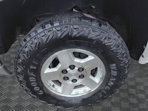 Used 2005 Chevrolet Silverado 1500 LS w/ Light Duty Power Package image 19