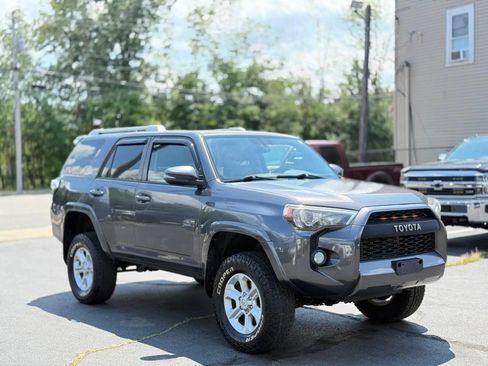 Used 2017 Toyota 4Runner SR5 Premium AWD/4WD image 5