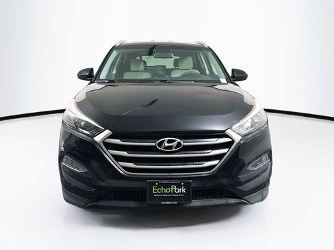Used 2017 Hyundai Tucson SE w/ SE Popular Package 02 FWD image 2