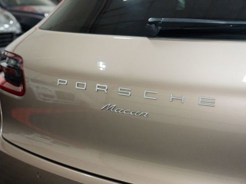 Used 2017 Porsche Macan AWD/4WD image 9