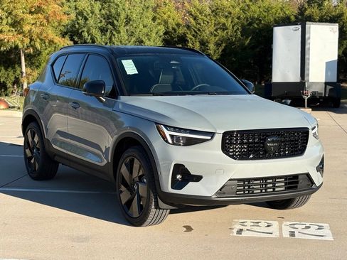 New 2026 Volvo XC40 B5 Ultra w/ Protection Package Premier image 4