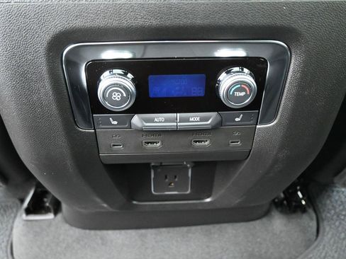 New 2025 GMC Yukon XL Denali w/ Denali Reserve Package image 25