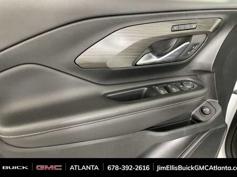 Used 2023 GMC Terrain SLT image 22