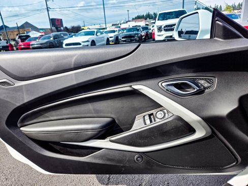Used 2019 Chevrolet Camaro SS image 38