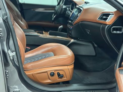 Used 2018 Maserati Ghibli S GranLusso image 22