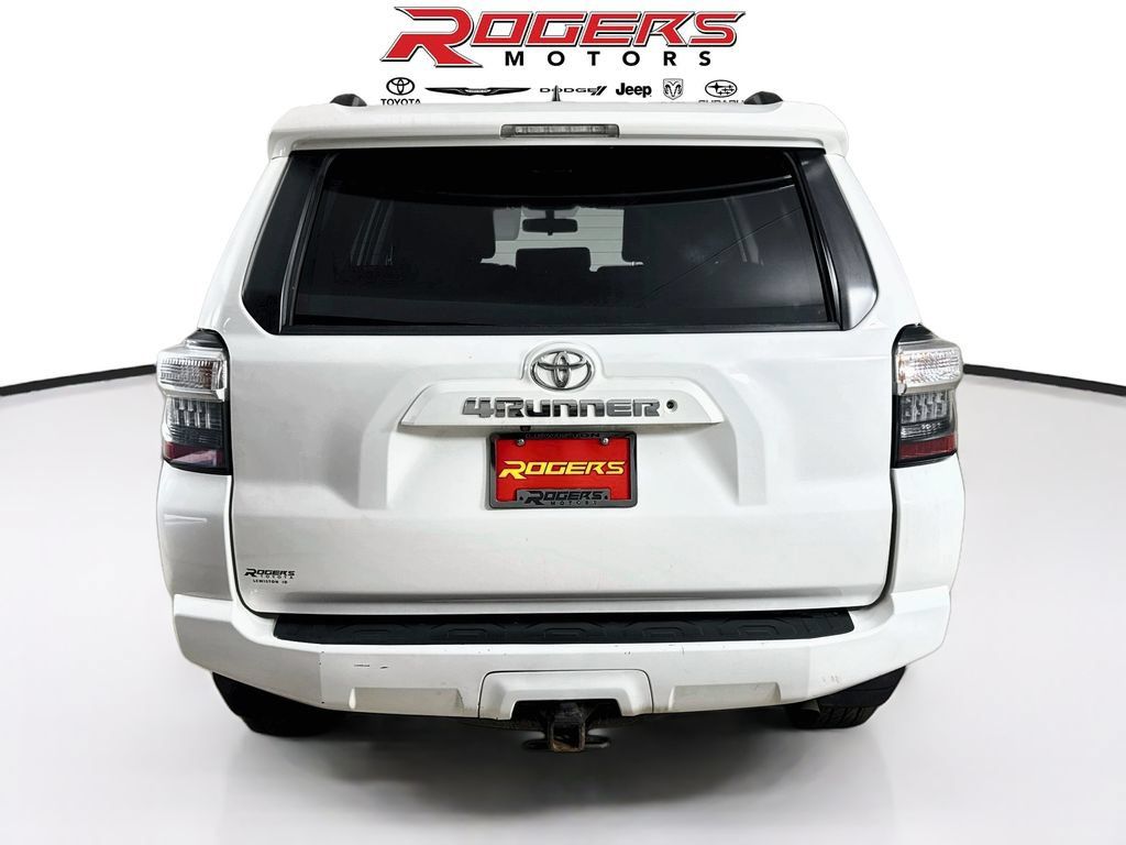 Used 2019 Toyota 4Runner SR5 AWD/4WD image 12