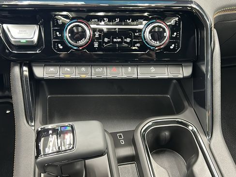 Used 2024 GMC Sierra 1500 AT4 w/ Technology Package image 24