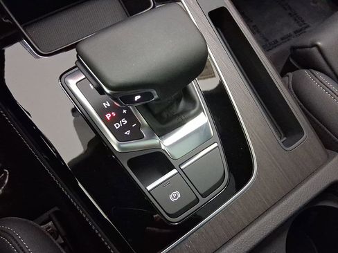 Used 2025 Audi Q5 e Premium Plus image 16