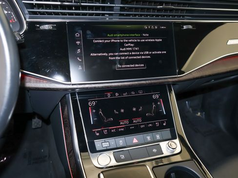 Used 2020 Audi Q8 Premium Plus w/ Premium Plus Package AWD/4WD image 31