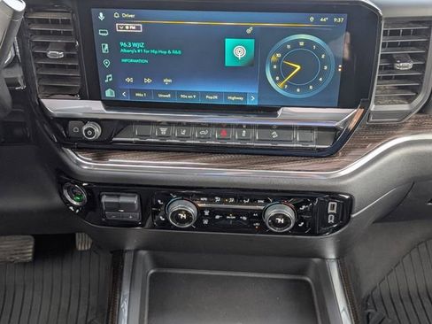 Used 2025 Chevrolet Silverado 2500 LT image 7