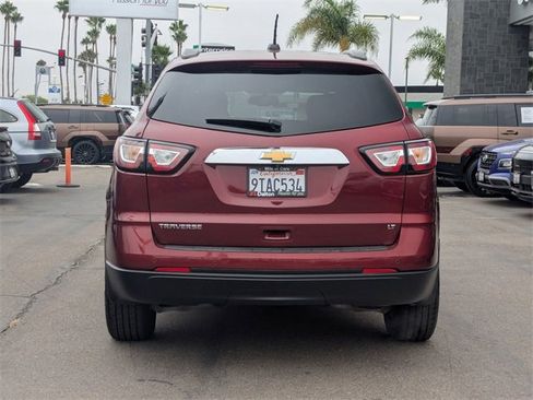 Used 2017 Chevrolet Traverse LT image 3