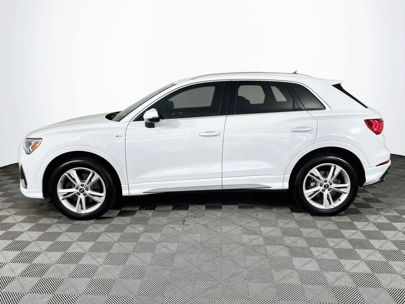 Used 2022 Audi Q3 2.0T Premium Plus AWD/4WD image 4