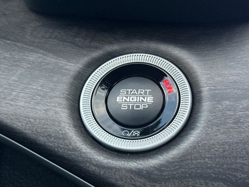 New 2025 Jeep Grand Cherokee L Limited w/ Luxury Tech Group II image 21