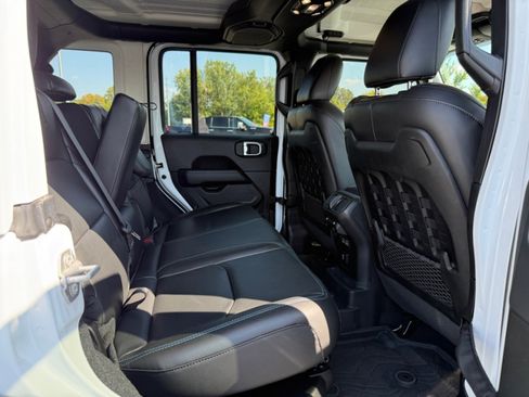 Used 2022 Jeep Wrangler Unlimited Rubicon 4xe w/ Cold Weather Group image 15