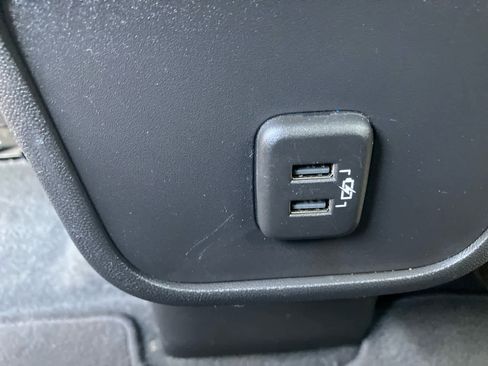 Used 2022 Chevrolet Equinox LS w/ LS Convenience Package FWD image 29