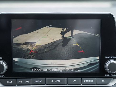 Used 2025 Nissan Altima 2.5 SV FWD image 34