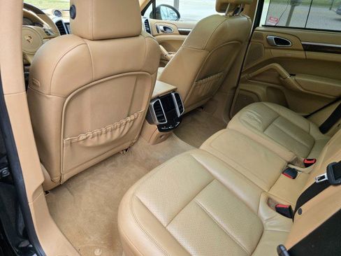 Used 2013 Porsche Cayenne image 31
