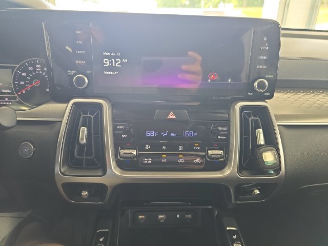 Used 2023 Kia Sorento EX AWD/4WD image 15