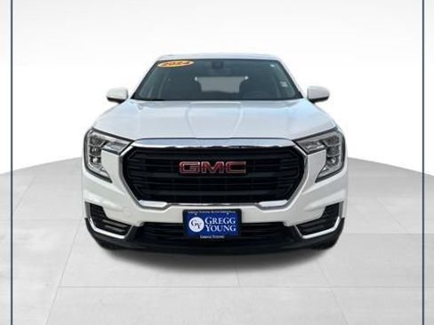Used 2024 GMC Terrain SLE image 1