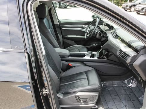 Used 2024 Audi Q8 e-tron Premium AWD/4WD image 17