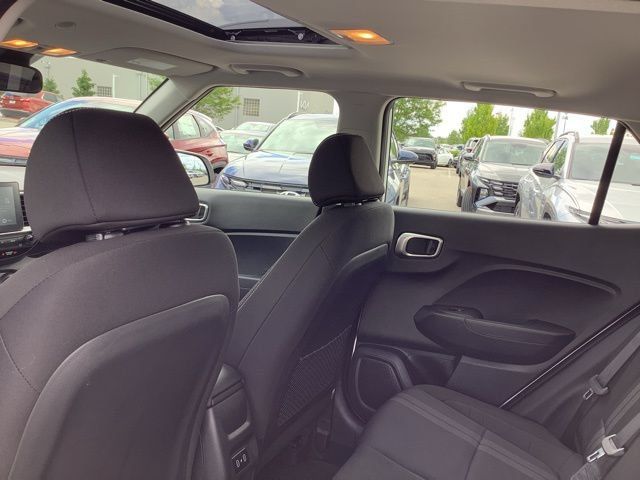 Used 2026 Hyundai Venue SEL FWD image 20