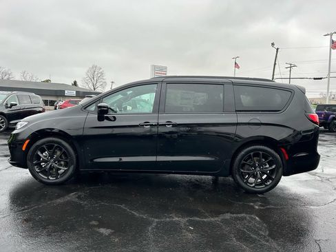 New 2026 Chrysler Pacifica Select w/ S Appearance Package FWD image 7