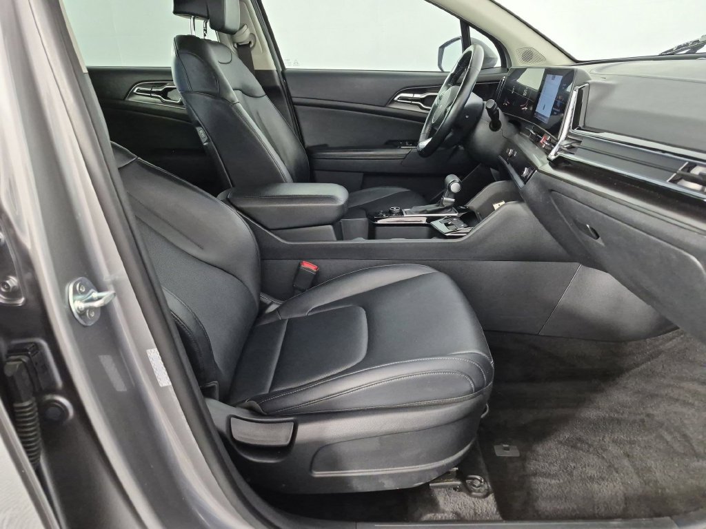 Used 2024 Kia Sportage EX FWD image 35